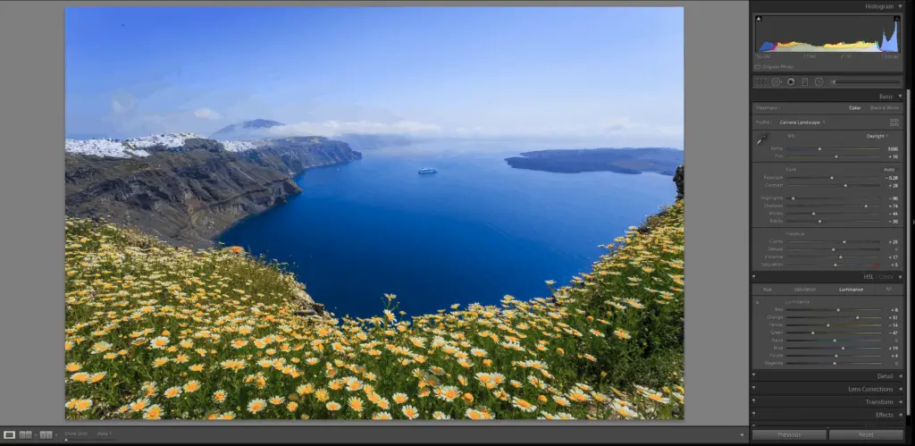 Skaros Rock to Fira Lightroom 23102018