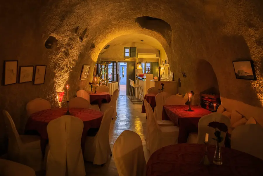 Photo of the stunning interior of The Wine Bar in Imerovigli